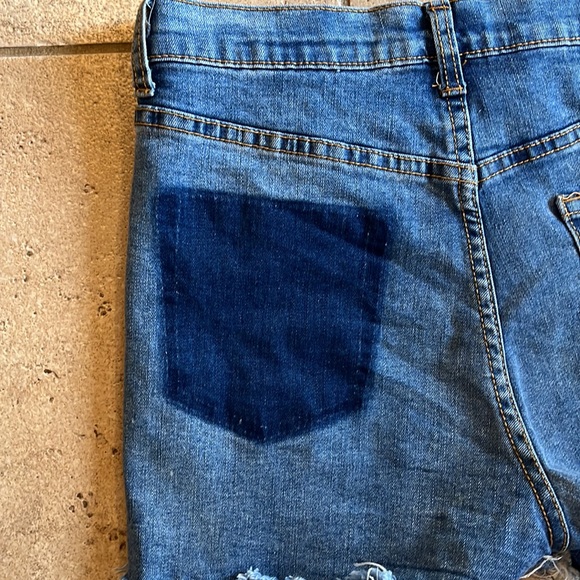 Lolo Jean shorts - Picture 3 of 8